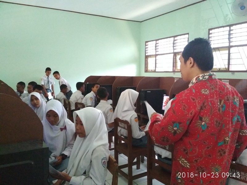 Peningkatan Kompetensi Bidang TIK Bersama DIKBUDPORA Kabupaten Semarang di SMKN 1 Bancak 23 - 24 Oktober 2018